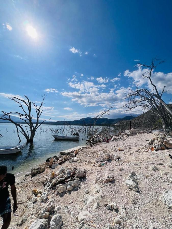 Lago Enriquillo Resort Cerro Al Medio Екстер'єр фото